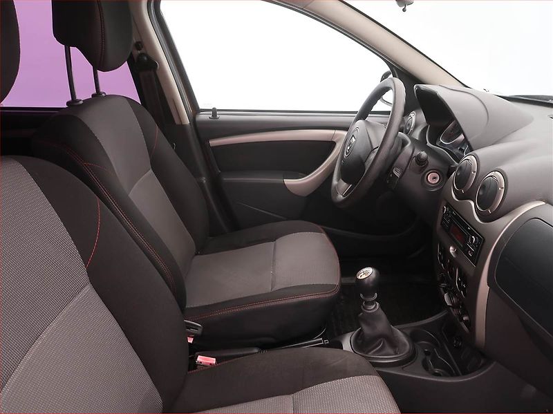 Dacia Duster (2013) 1.5 dCi, Park. senzory - fotka 7 z 12