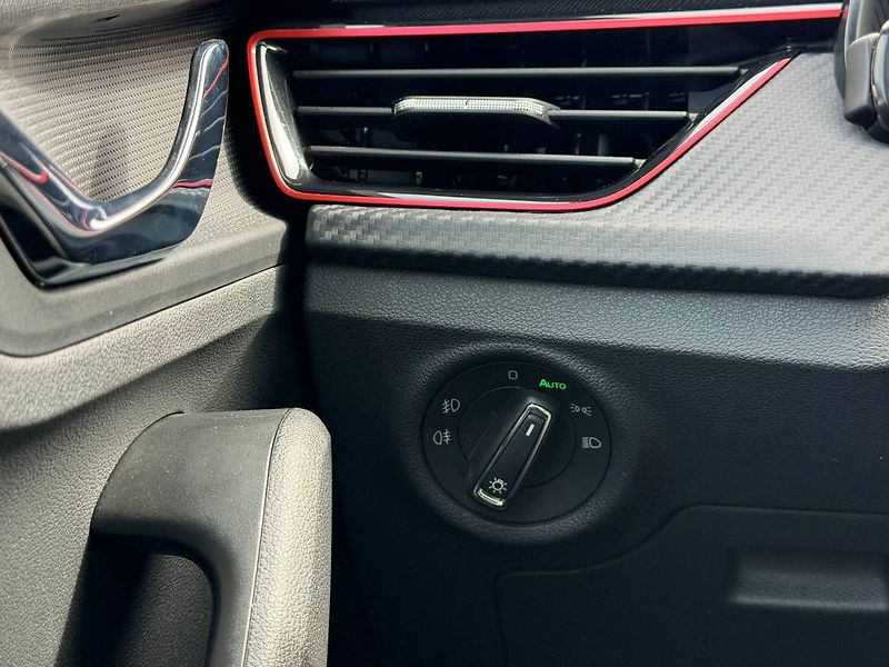 Škoda Kamiq Monte Carlo 1,0 TSI 85 kW 7° D - fotka 35 z 42