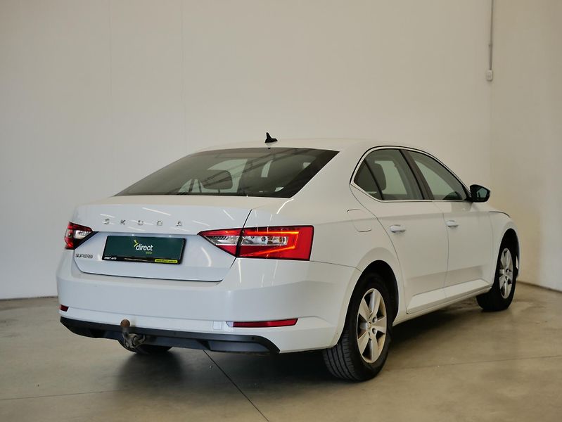 Škoda Superb - fotka 2 z 6