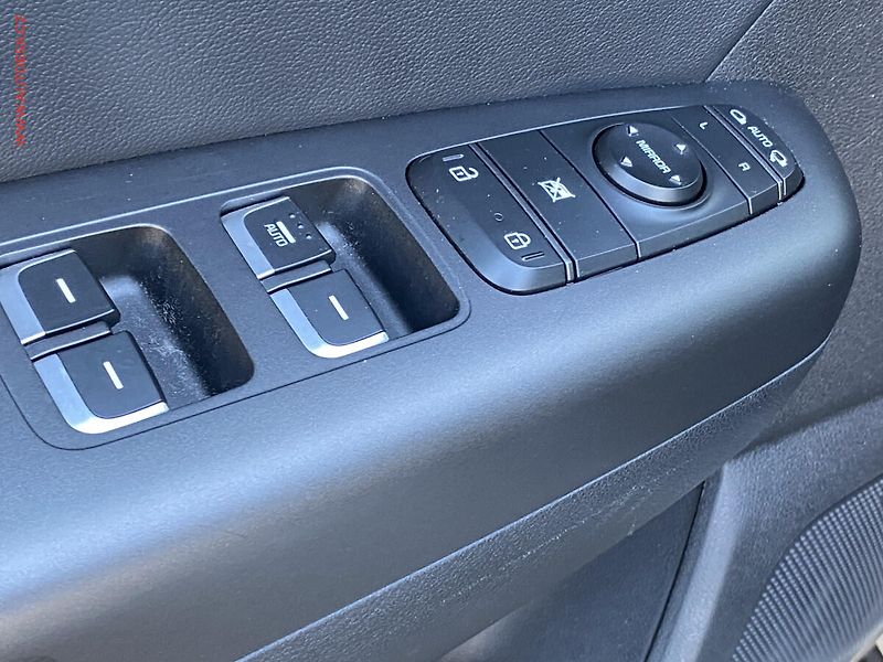 Kia Sportage (2019) 1.6 T-GDi AWD, Exclusive - fotka 11 z 17