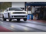 Dodge Challenger SRT Demon 170 se rychle staví na zadní