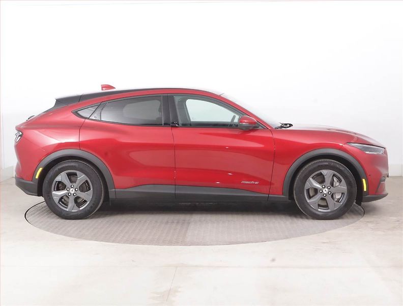 Ford Mustang Mach-E (2021) Standard Range RWD, SoH 92% - fotka 6 z 18