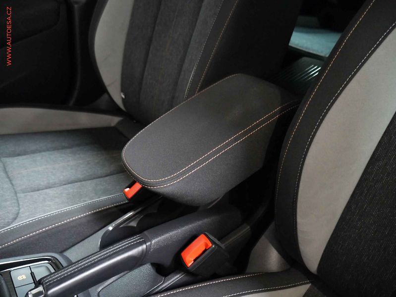 Škoda Kamiq (2023) 1.0 TSI, ČR, Style - fotka 16 z 18