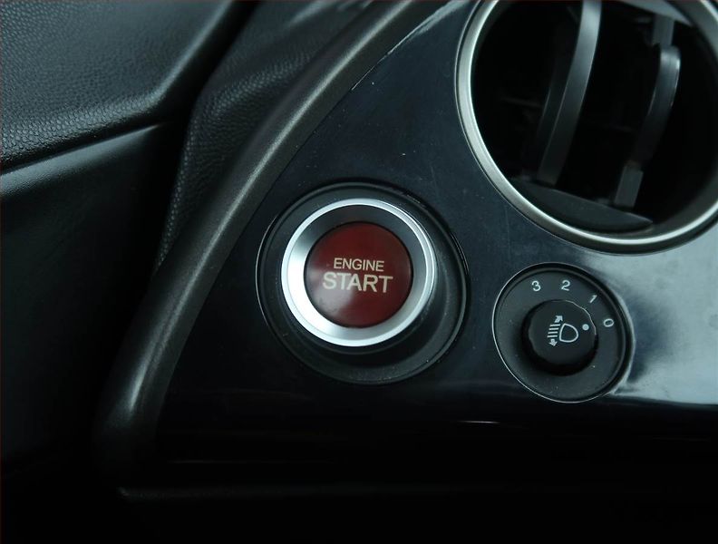 Honda Civic (2009) 1.8 i - fotka 15 z 17