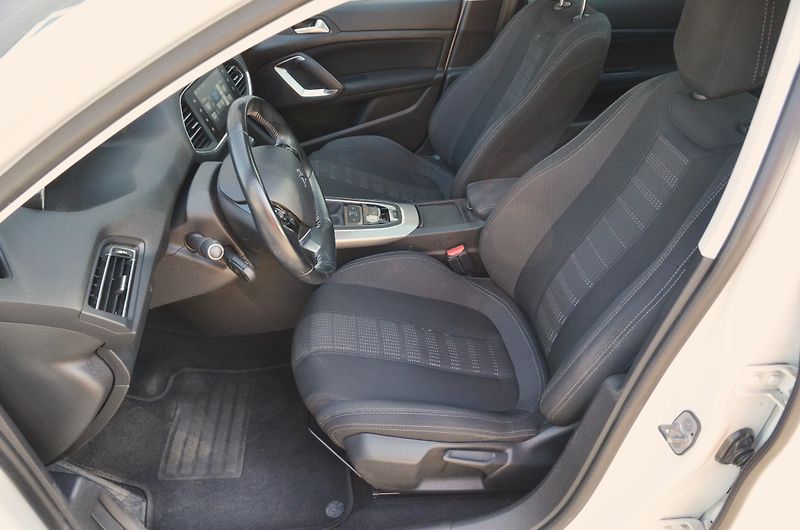 Peugeot 308 (2017) SW 1.2 96kW Allure / AUTOMAT - fotka 16 z 39