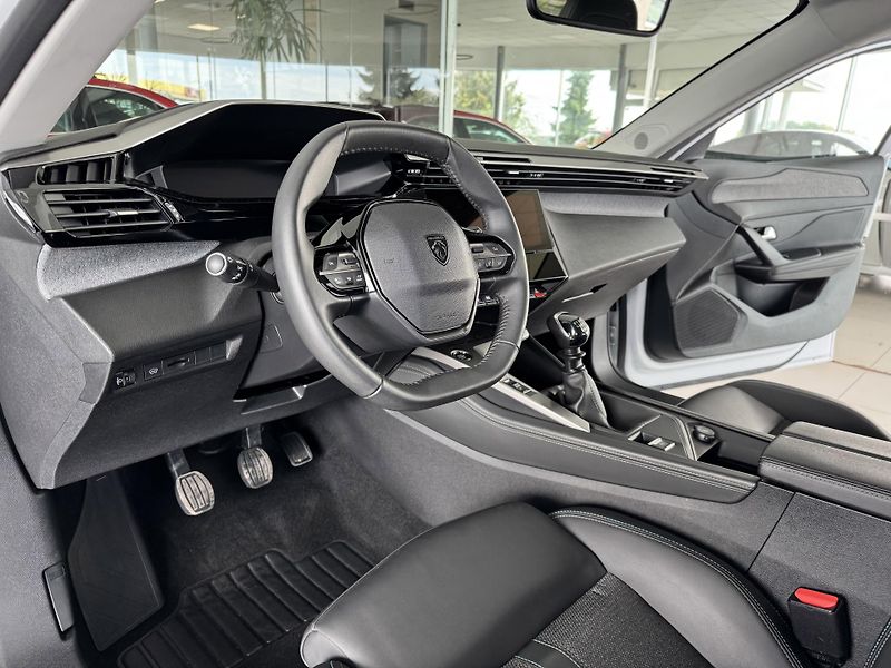Peugeot 308 1,2PT 96KW*ALLURE*Kamera*DPH - fotka 10 z 36