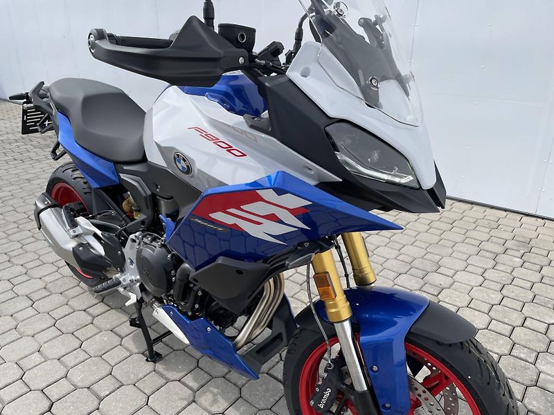 BMW (2026) F 900 XR - fotka 4 z 12