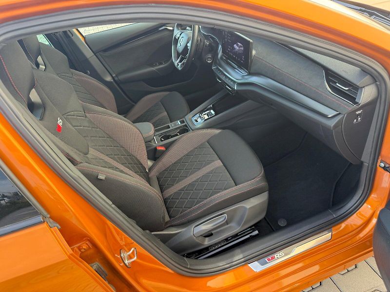 Škoda Octavia (2022) Combi RS 2,0 TSI 180 kW 7-stup - fotka 16 z 27