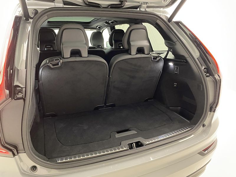 Volvo XC90 (2025) T8 AWD RECHARGE BLACK EDITION  - fotka 25 z 80