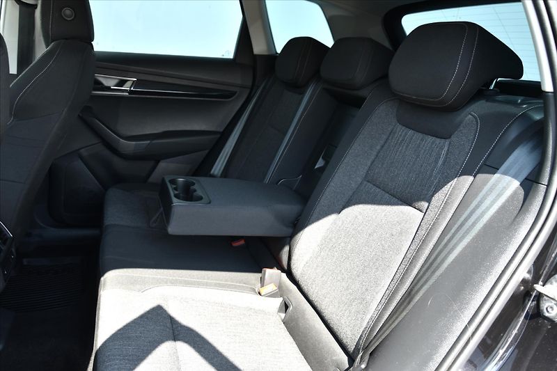 Škoda Karoq 1.6 TDI 85kW DSG STYLE ČR - fotka 11 z 26
