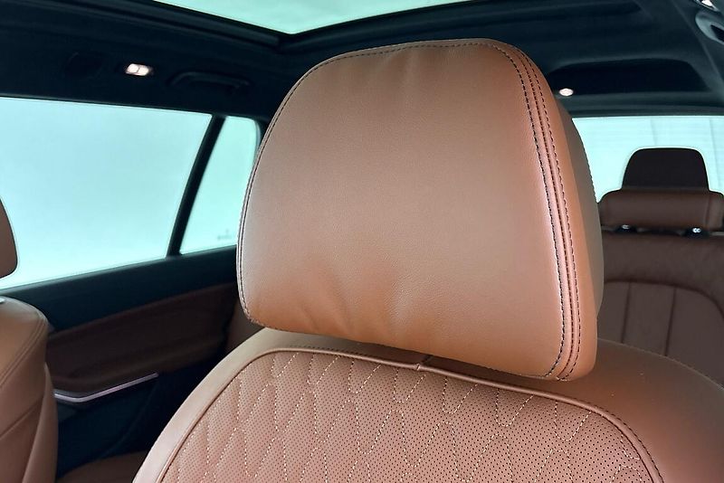 BMW X7 xDrive40i - fotka 14 z 30