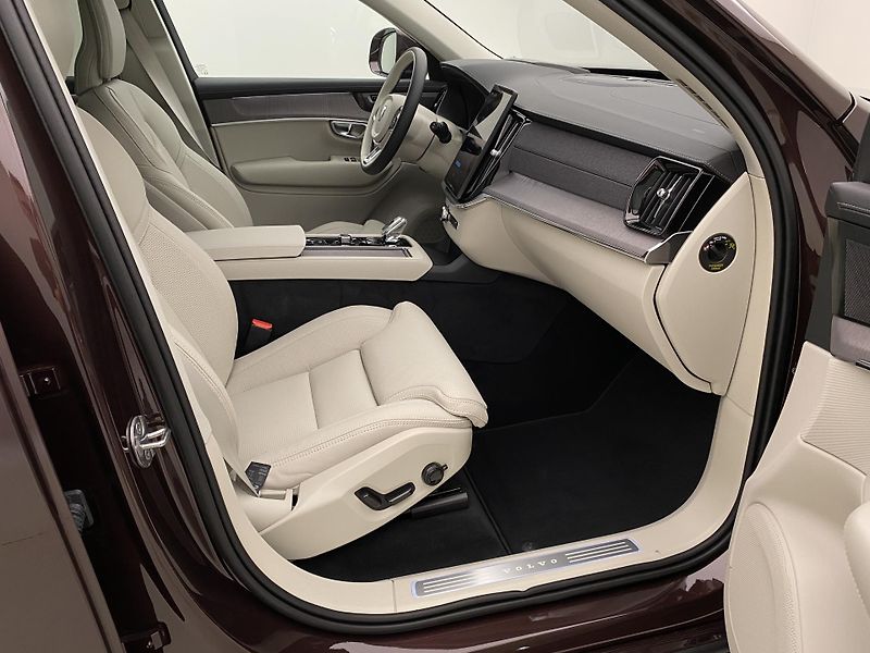 Volvo XC90 (2026) T8 AWD Plug-in BRIGHT PLUS 7m - fotka 25 z 68