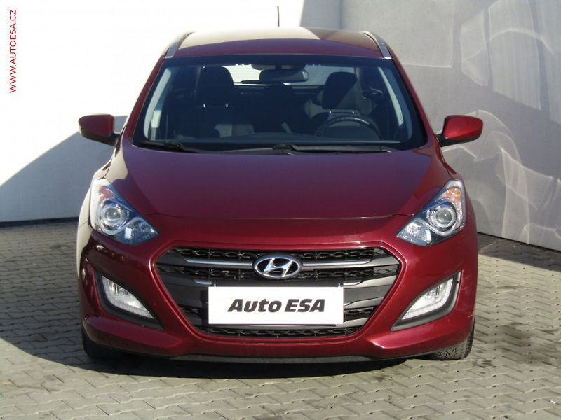Hyundai i30 (2016) 1.6 GDi, 1.maj,ČR - fotka 2 z 3