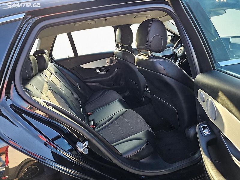 Mercedes-Benz Třídy C (2016) C220D 125kW 4MATIC 7G AIRMATIC - fotka 45 z 50