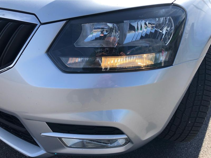 Škoda Yeti 2,0 TDI 4X4 Ambition - fotka 25 z 27