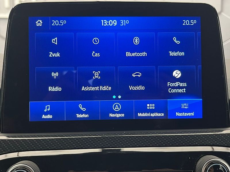 Ford Kuga 2,0 EB 140 kW AWD ST-Line - fotka 16 z 72