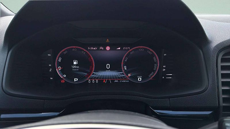 Škoda Karoq Sportline 2,0TDI 110kW DSG 4x4 - fotka 18 z 24