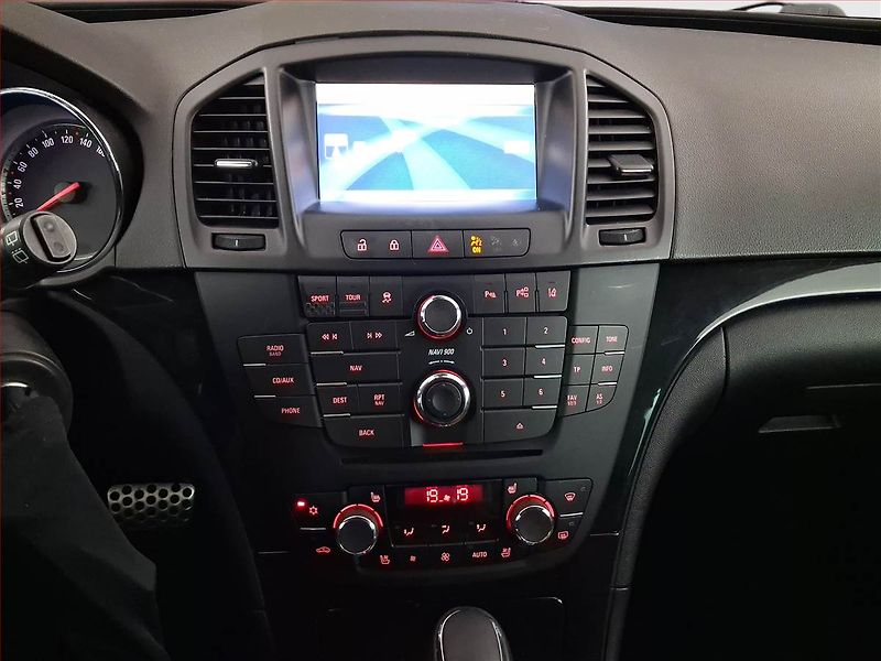Opel Insignia (2012) 2.0 BiTurbo CDTI, 4X4 - fotka 12 z 26