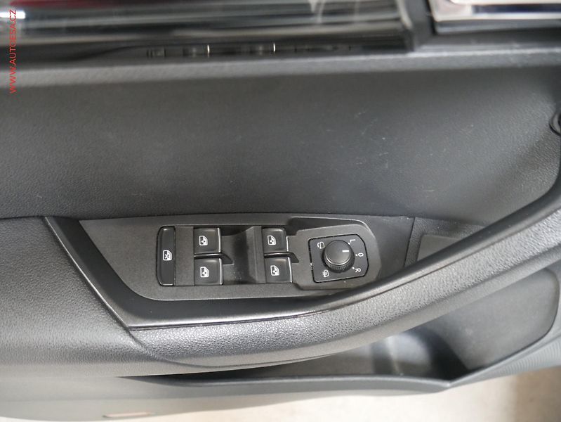 Škoda Karoq (2017) 1.5TSi, ČR, Style, DSG, LED - fotka 11 z 19