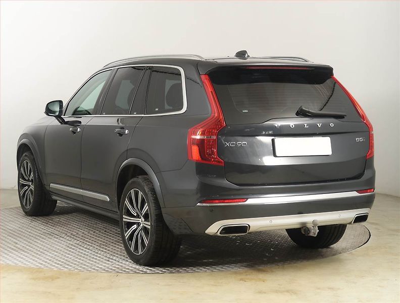 Volvo XC90 (2021) B5 AWD - fotka 4 z 28