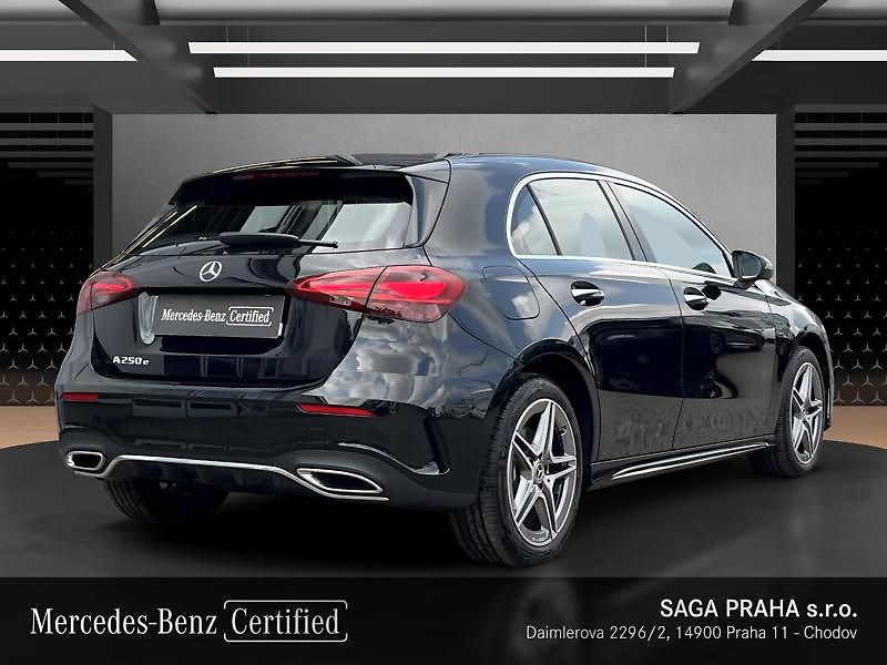 Mercedes-Benz Třídy A A-Třída 250e EQ AMG Style - fotka 4 z 21