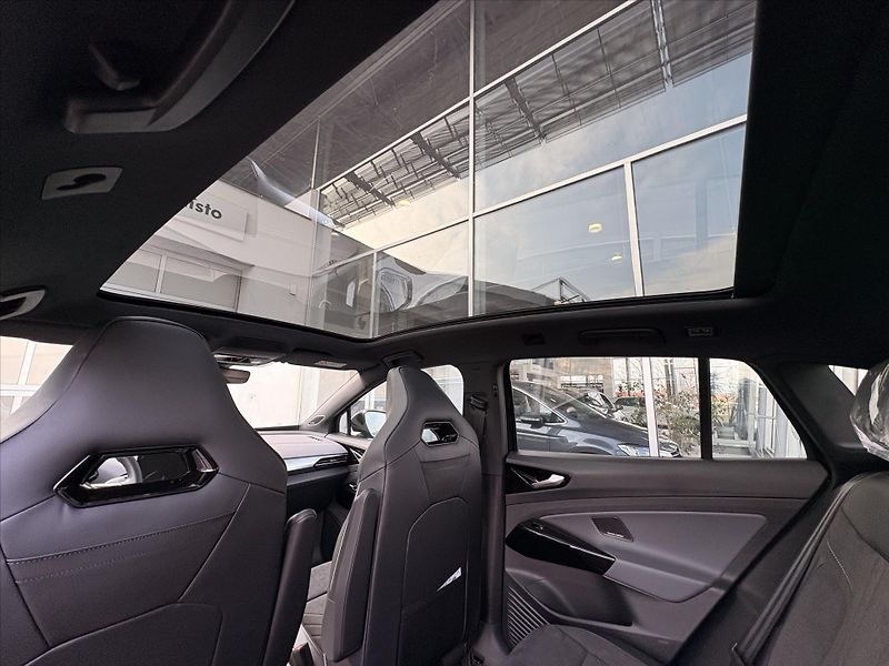 Volkswagen ID.4 (2025) 1,0 210 kW 77kWh  Pro People - fotka 14 z 16