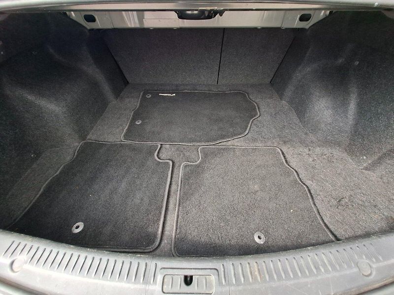Mazda 6 (2008) 2.5i 125kW 6M DYNAMIC -S.KNIHA - fotka 23 z 33