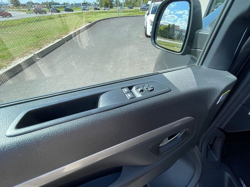 Toyota ProAce Verso 2.0 D A/T L2 Family 8S Webasto - fotka 16 z 29
