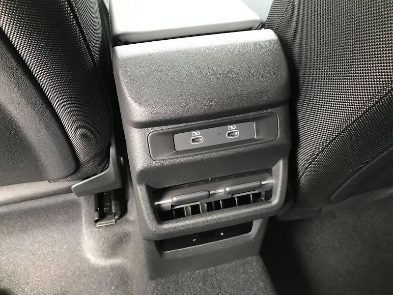 Audi Q3 7STT 1.5 TFSI - fotka 13 z 23