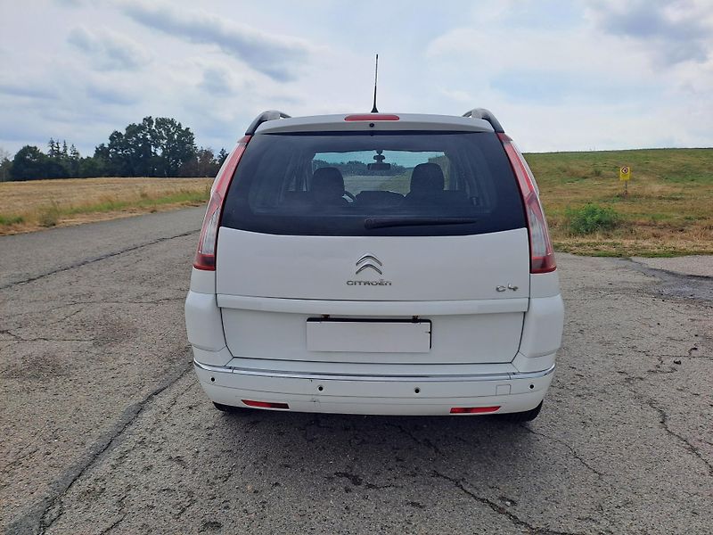 Citroën Grand C4 Picasso (2011) 1.6 HDi 7 MÍST - fotka 6 z 31