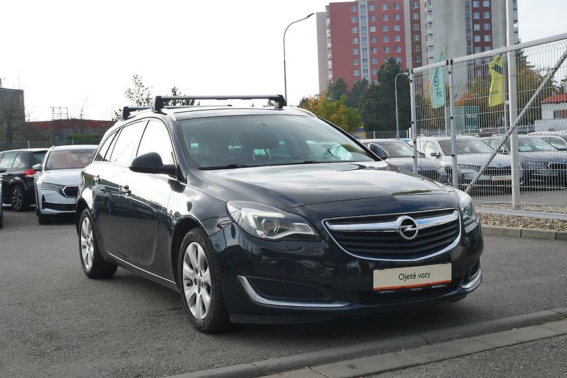 Opel Insignia - fotka 3 z 6