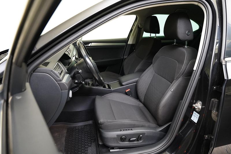 Škoda Superb - fotka 11 z 25