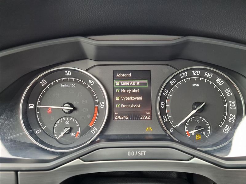 Škoda Superb III 2.0TD*NAV*EL.KUFR*SERV - fotka 20 z 29