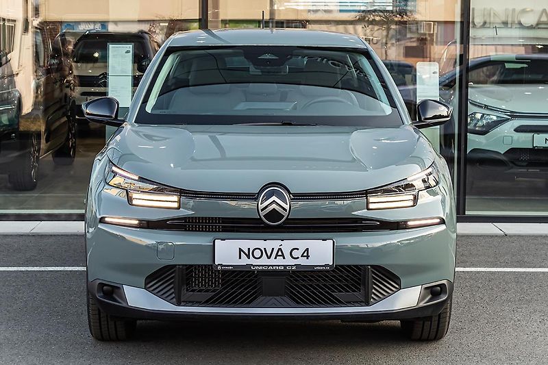 Citroën C4 (2026) 1,2 PLUS Hybrid 145k Automat - fotka 2 z 12