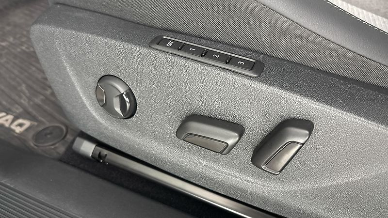 Škoda Enyaq 82 kWh AUT 80x Clever - fotka 21 z 32