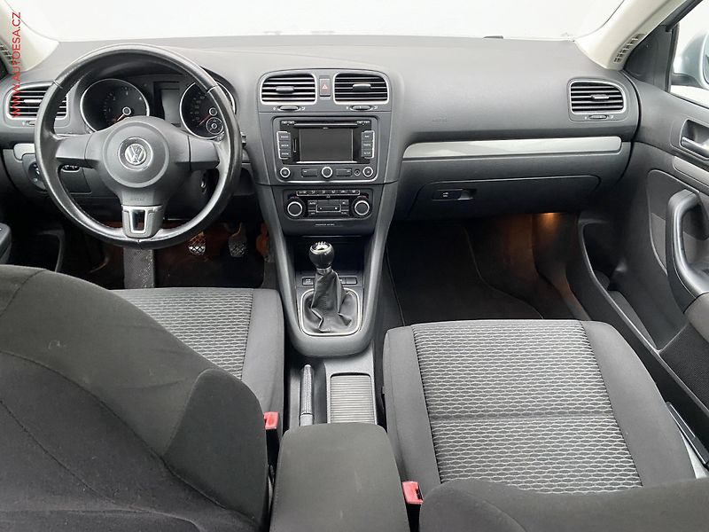 Volkswagen Golf (2012) 1.6 TDi, Trendline, navi - fotka 8 z 18