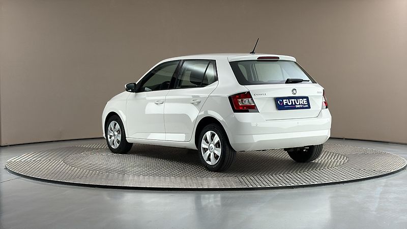 Škoda Fabia 1.0 TSI Ambition - fotka 2 z 23