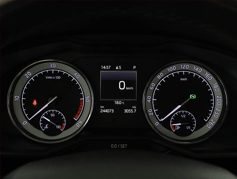 Škoda Superb (2016) Laurin&Klement 2.0 TDI 4x4 - fotka 9 z 17
