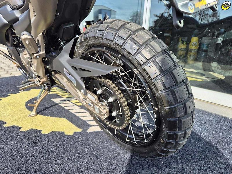 Zontes 125 G1 (2026) 125 Scrambler - drátěná kola - fotka 14 z 19