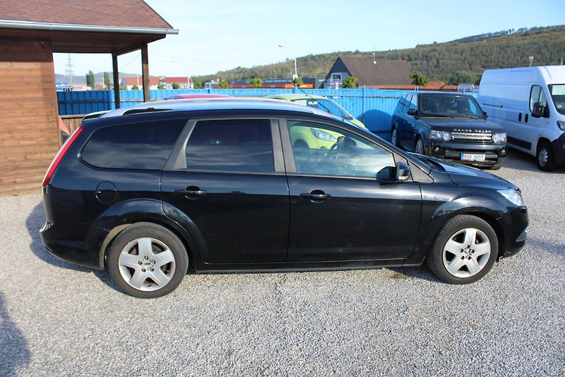 Ford Focus (2008) 1,6i KLIMA EL.OKNA ZIMNÍ KOLA - fotka 8 z 16