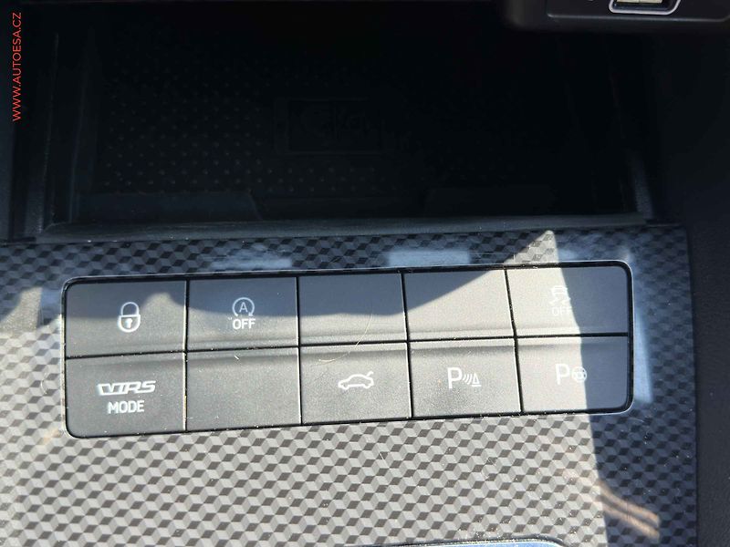 Škoda Octavia (2020) 2.0 TDi RS, 2.maj, RS, DSG - fotka 16 z 19