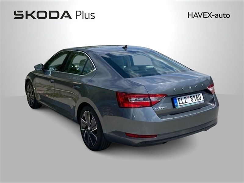 Škoda Superb (2022) 1.4 TSI iV DSG Style - fotka 2 z 6