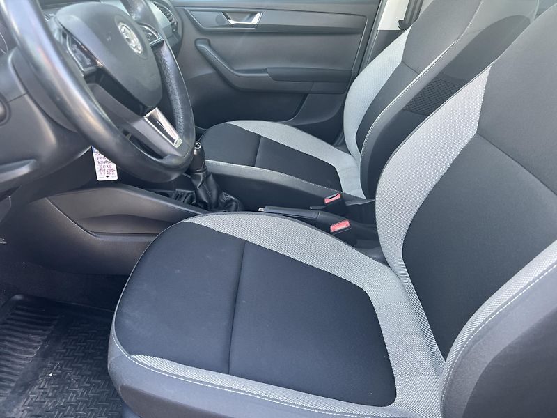 Škoda Fabia 1.0TSi 70kw TEMPOMAT TAŽNÉ ALU - fotka 11 z 44