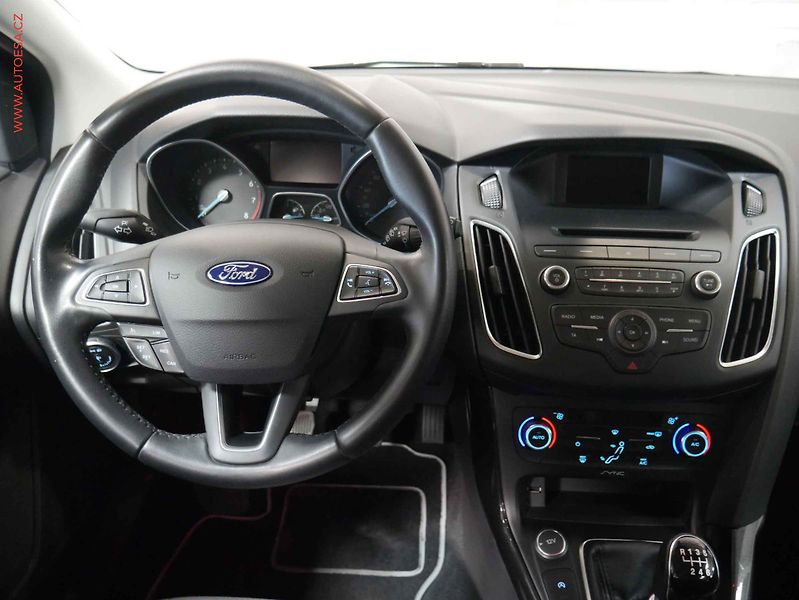 Ford Focus (2016) 1.5 EB, 1.maj,ČR, TZ - fotka 13 z 21