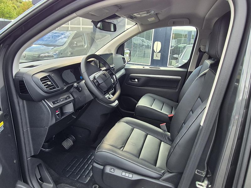 Peugeot Traveller (2026) Allure L3 2.2BlueHDi 180k EAT8 - fotka 10 z 29