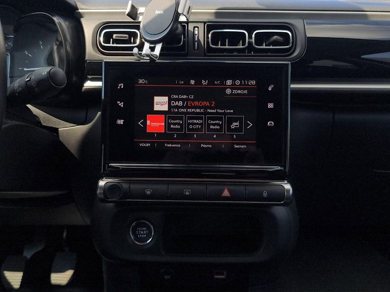 Citroën C3 (2021) SHINE 1.2 81kW, ČR, 1. Maj., P - fotka 17 z 27