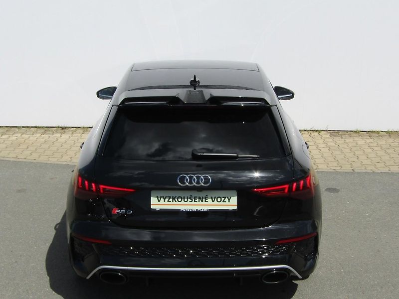Audi RS 3 (2024) 2,5 TFSI Quattro 294KW - fotka 12 z 30