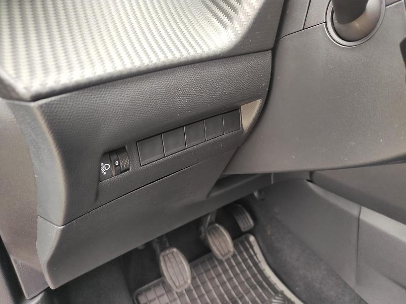Peugeot 2008 (2026) ALLURE 1.2 100k MAN6 ALU - fotka 23 z 28