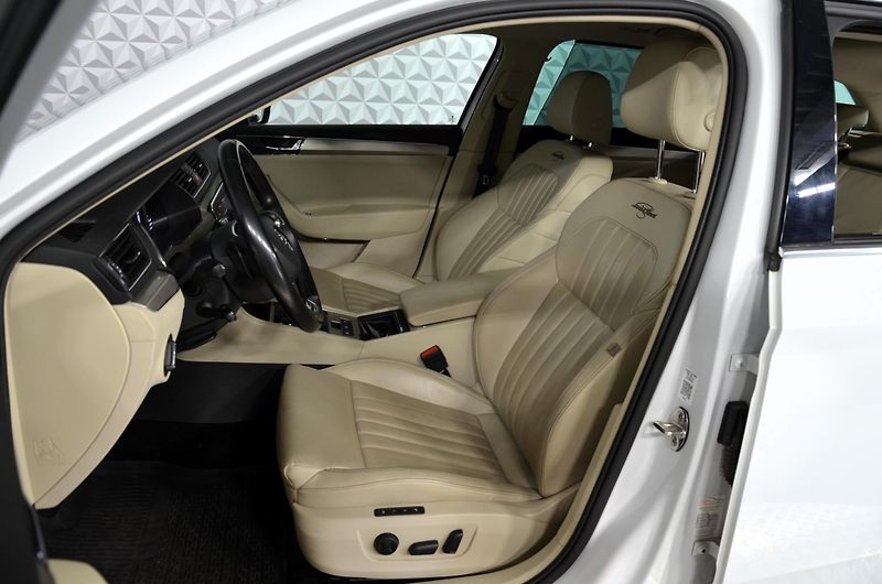 Škoda Superb (2022) 2.0TDI 147kW 4x4 L&K DSG kombi - fotka 10 z 26