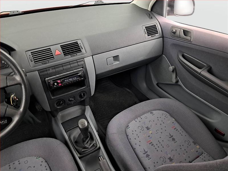 Škoda Fabia (2002) 1.4, pěkný stav - fotka 8 z 13